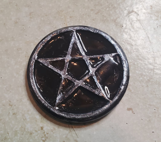 Pentagram magnet