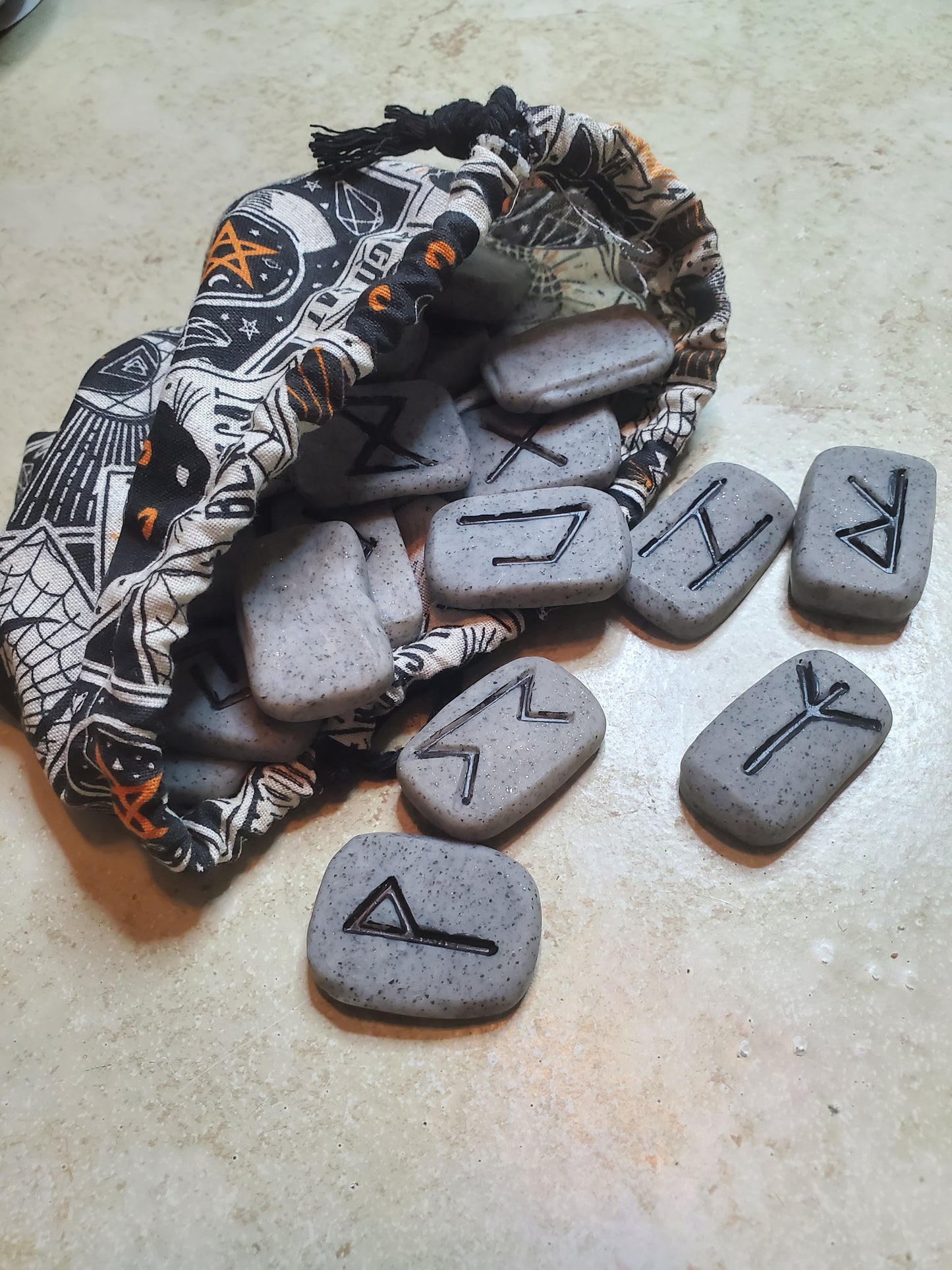 Runes with tarot print bag